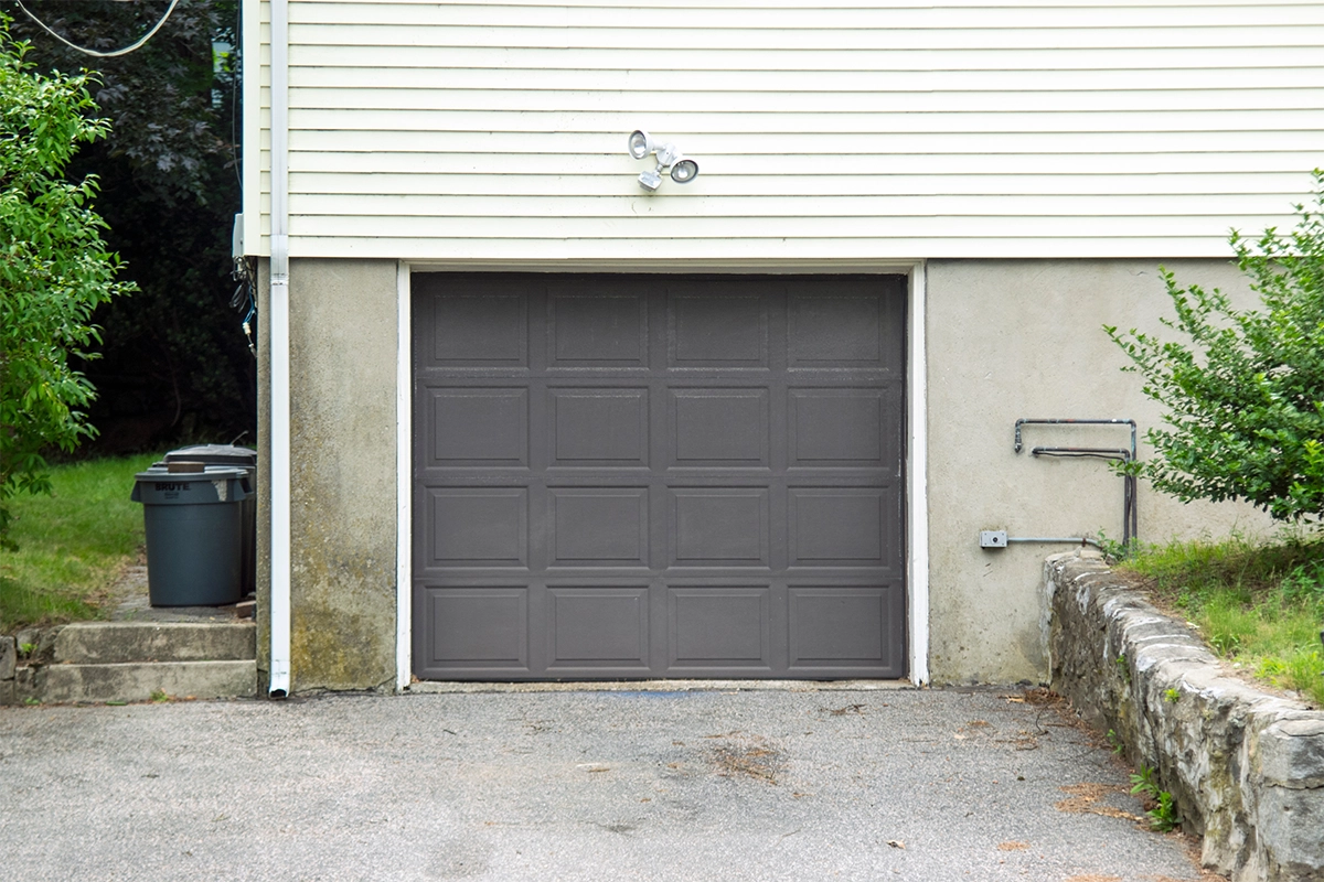 AMERICAS GARAGE DOORS - Garage Door Rust Solutions